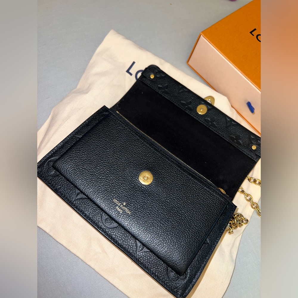 Louis Vuitton Vavin chain wallet purse in black. Receipt on hand - Picture 8 of 12